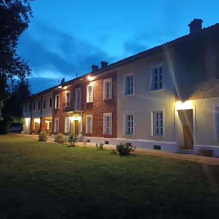 Guest House La Carolina Tigliole Bagian luar foto