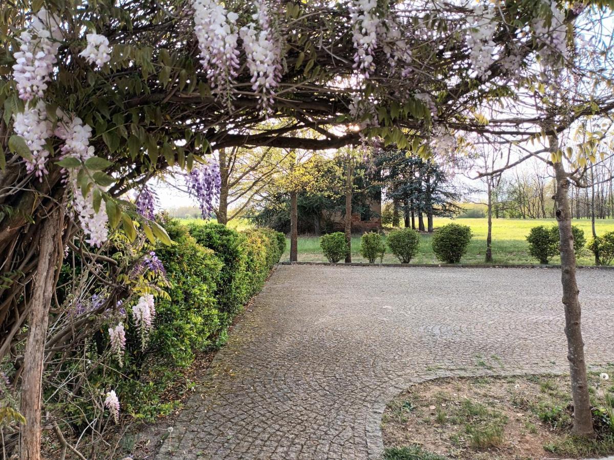 Guest House La Carolina Tigliole Bagian luar foto