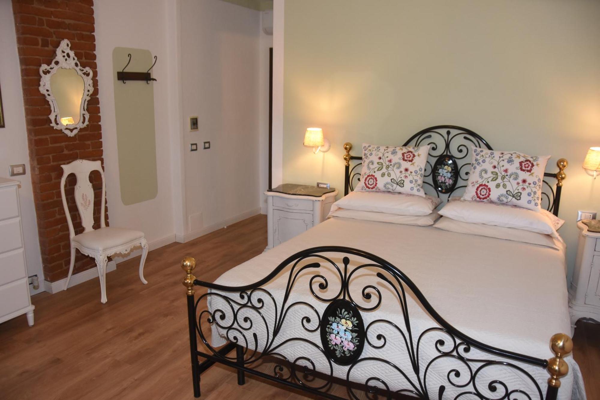 Guest House La Carolina Tigliole Bagian luar foto