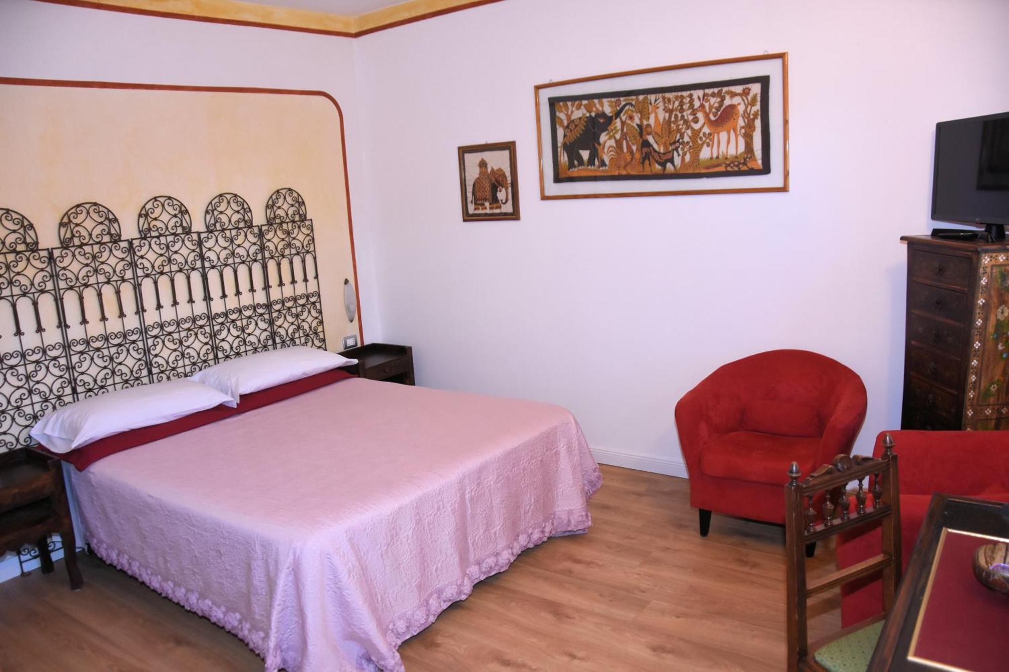 Guest House La Carolina Tigliole Bagian luar foto