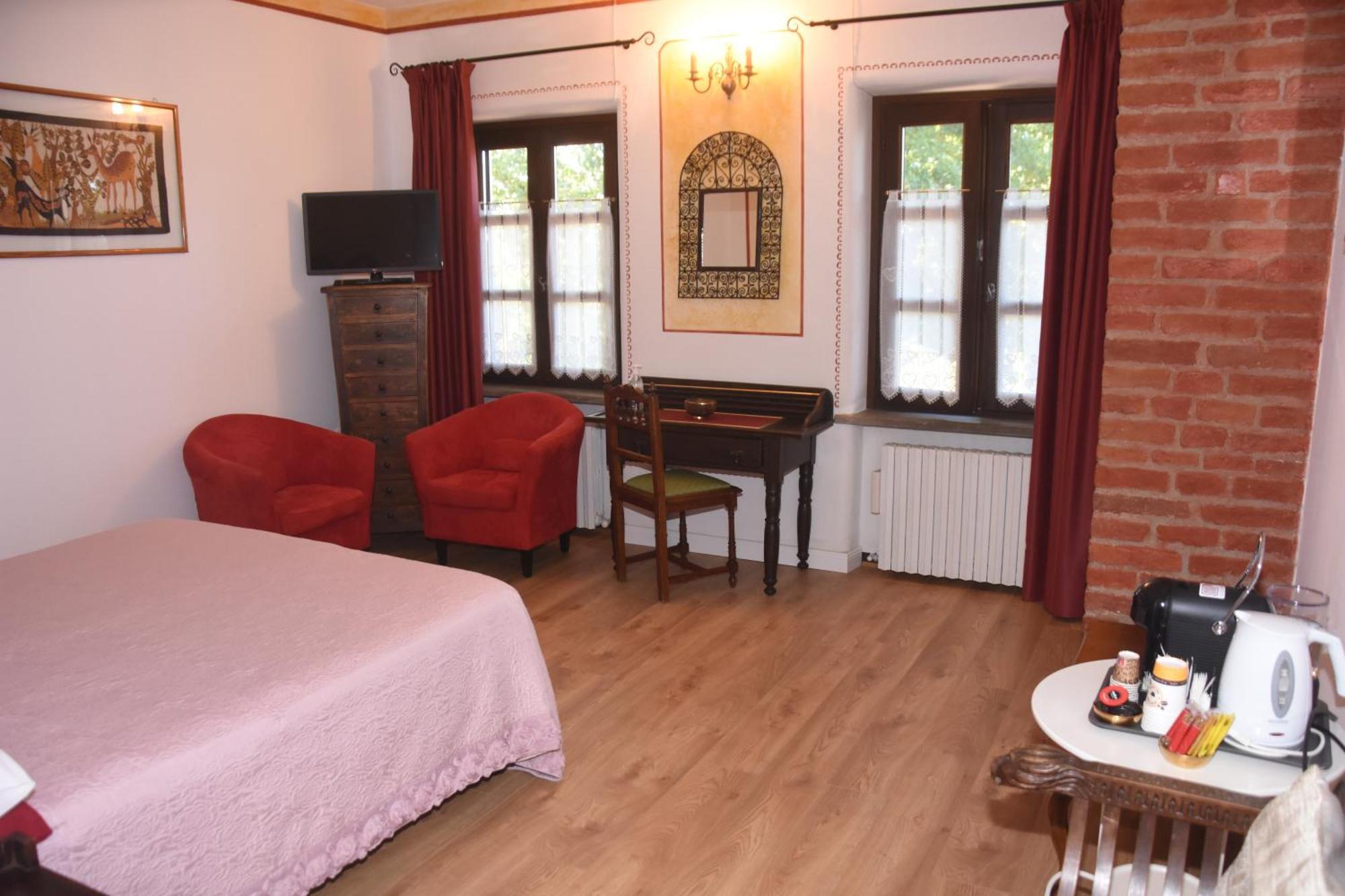 Guest House La Carolina Tigliole Bagian luar foto